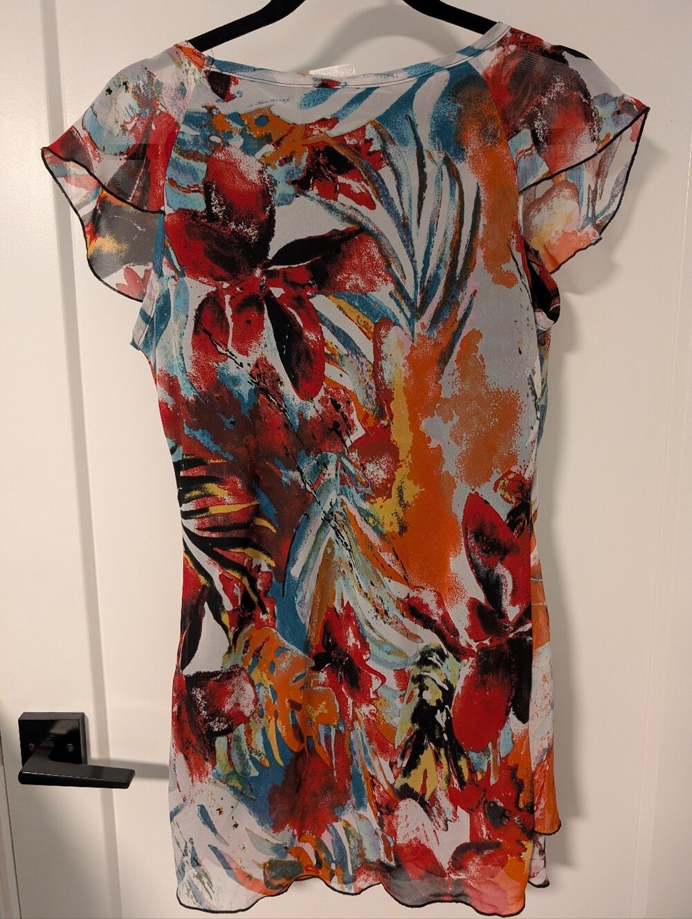 Floral Patterned Sheer Top With Inner Lining - Picture 4 of 4